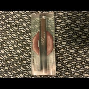 Huda beauty liquid matte lip